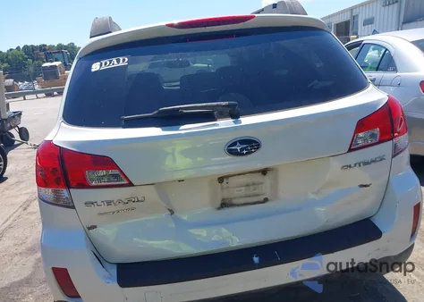 2013 Subaru Outback 2.5I Premium z USA, uszkodzony, nr VIN 4S4BRCGC4D3296382